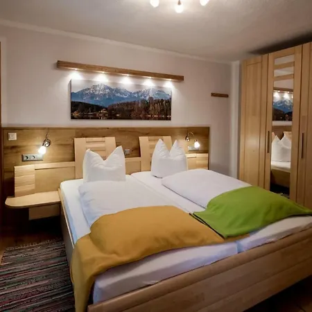 ゲストハウス Ober ジークスドルフ